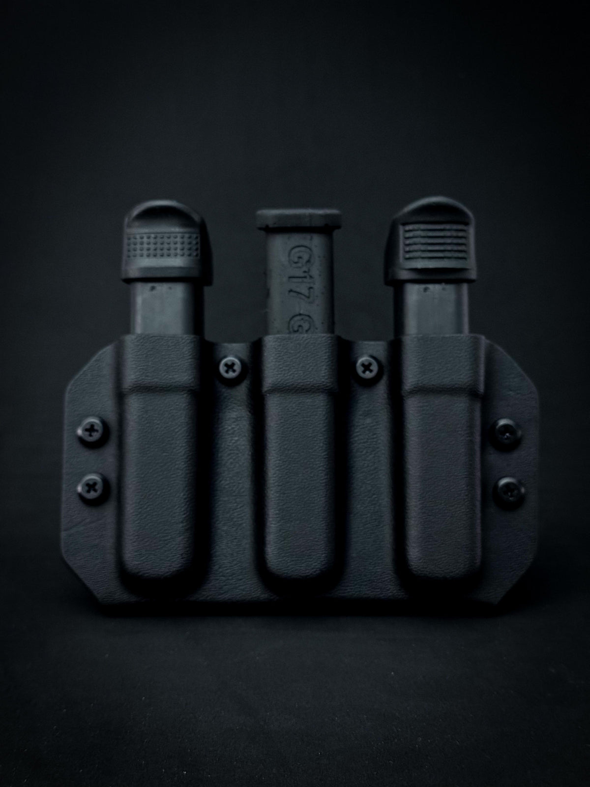 L.E.O Triple Mag Carrier